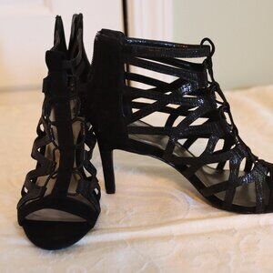 Size 6 Strappy heels EUC Worthington